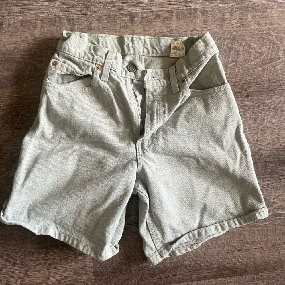 Vintage green 550 relaxed fit Levi shorts